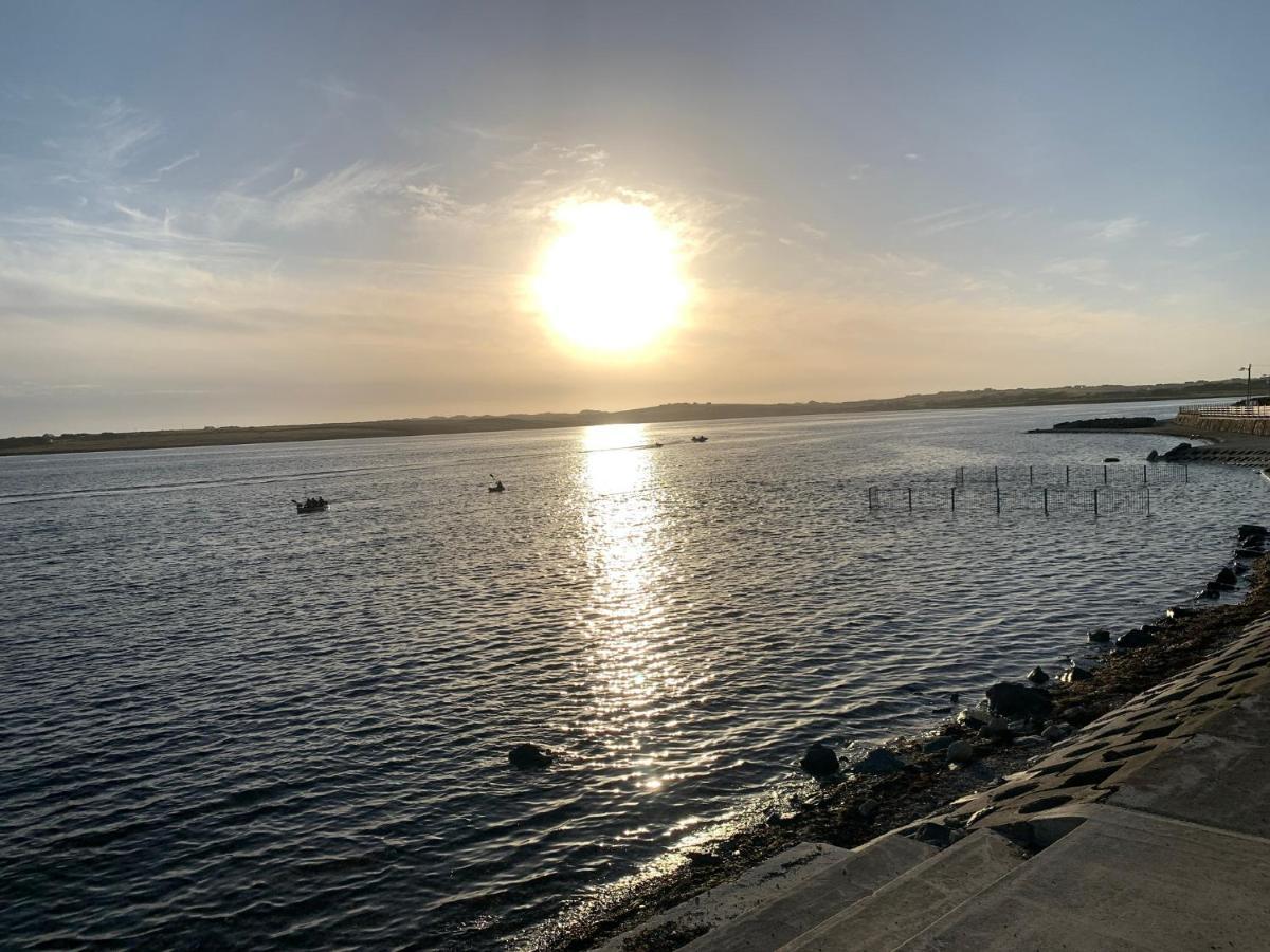 Seascape On The Edge Of Town: 4 Beds All Ensuite. ベルマレット エクステリア 写真